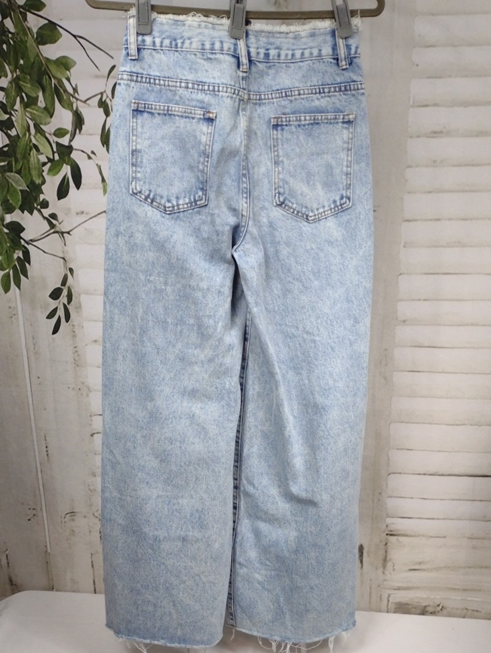 High-Waist Wide Leg Women’s Jeans - Light Blue Size S/28 - Picture 6 of 6